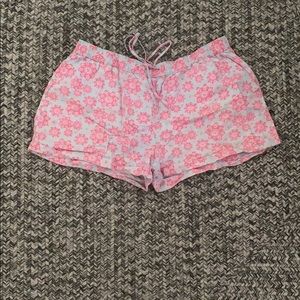 pink and white vineyard vines shorts